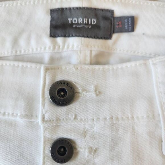 Torrid Jean Denim Shorts Womens 14 Plus Size High Waisted White Button Fly - Picture 3 of 4